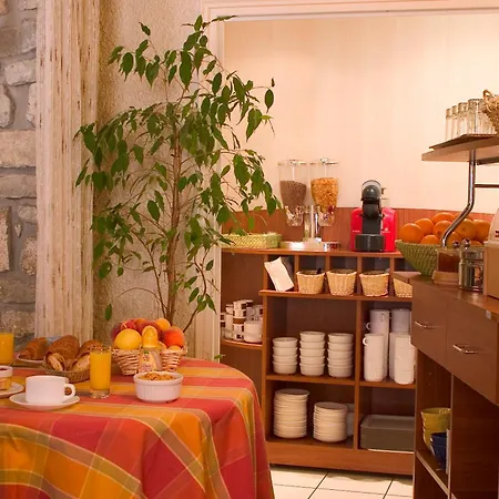 Le Commerce Hotel