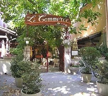Le Commerce 2*