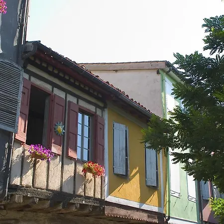 Le Commerce Мирпуа