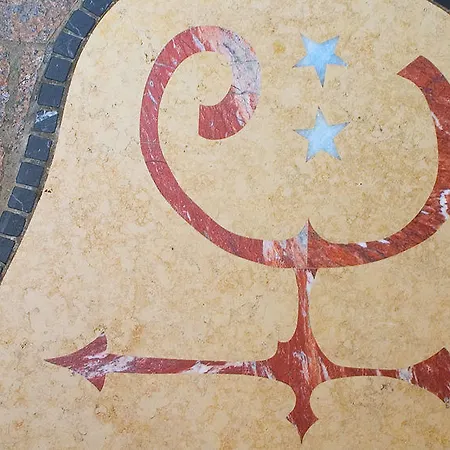 Le Commerce Отель